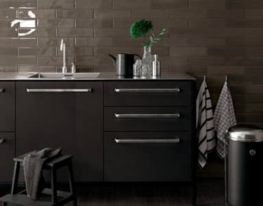 Dark Grey Gloss Subway Tiles - Coolum Beach